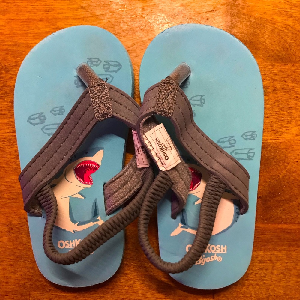 OshKosh B’gosh size Small 5/6 toddler sandals